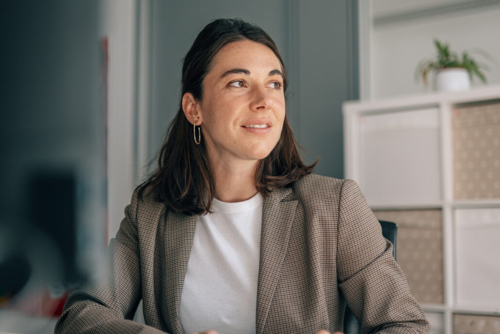 Alicia während der Arbeit.