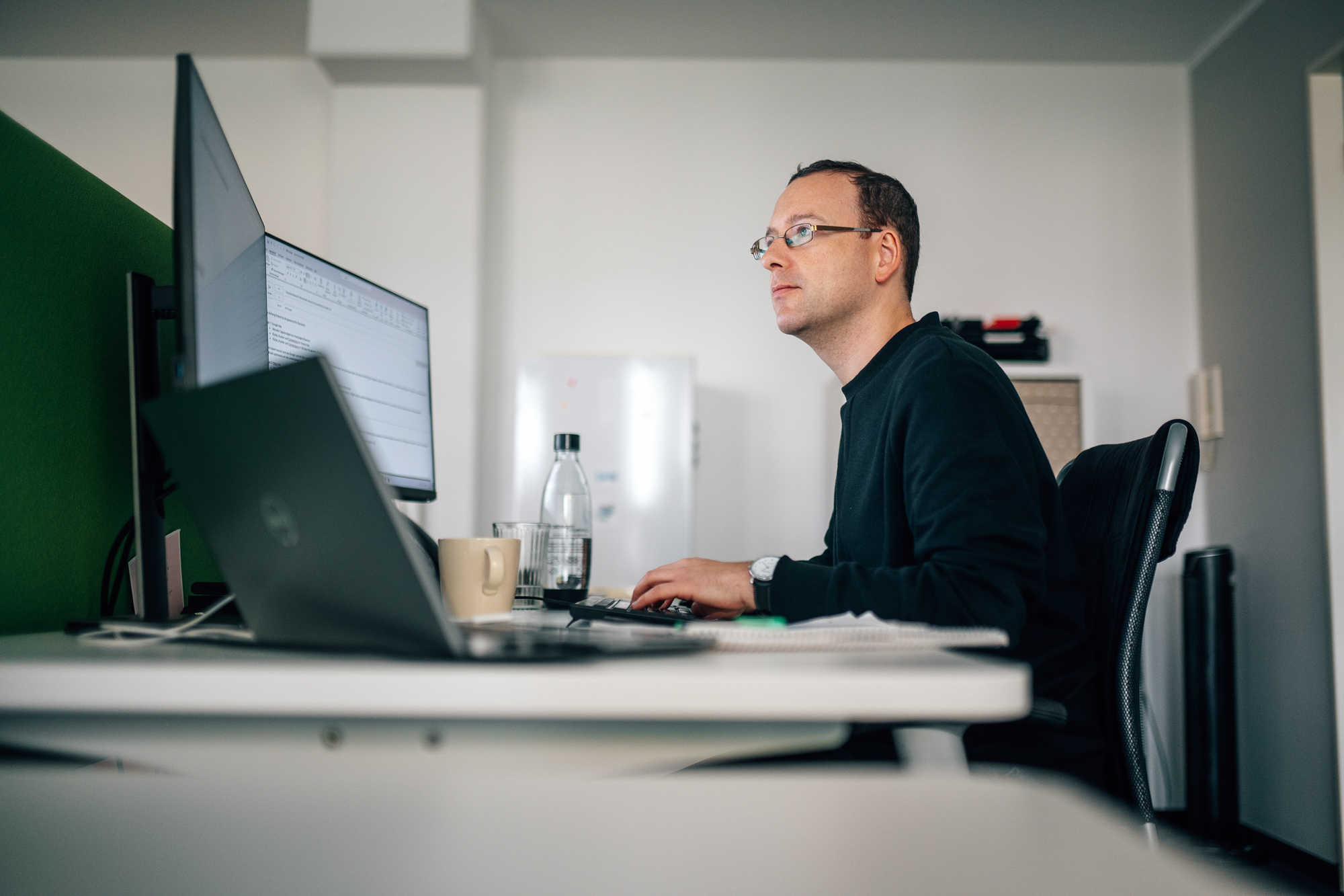 Rouven Hegemann während der Arbeit.